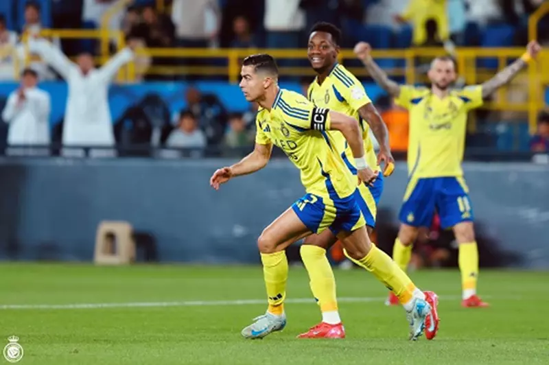 رونالدو يحقق إنجازًا قاريًا.. اتحاد كرة القدم يكرّم النصر بهدية مميزة رونالدو يحقق إنجازًا قاريًا.. اتحاد كرة القدم يكرّم النصر بهدية مميزة