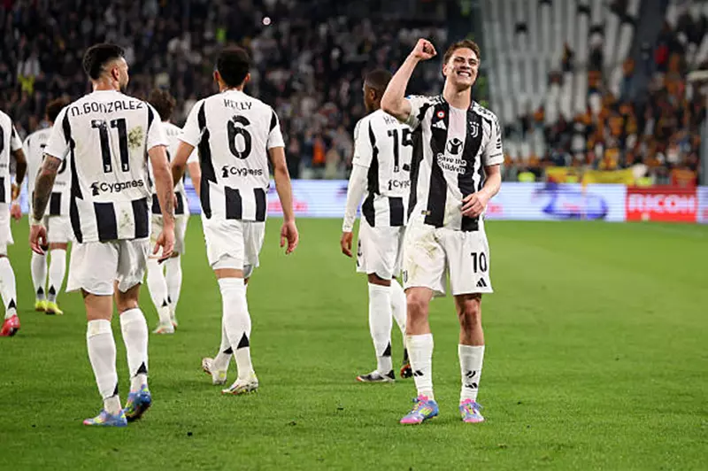 يوفنتوس يحجز المقعد الأخير لإيطاليا في دوري أبطال أوروبا ويبدد آمال روما يوفنتوس يحجز المقعد الأخير لإيطاليا في دوري أبطال أوروبا ويبدد آمال روما