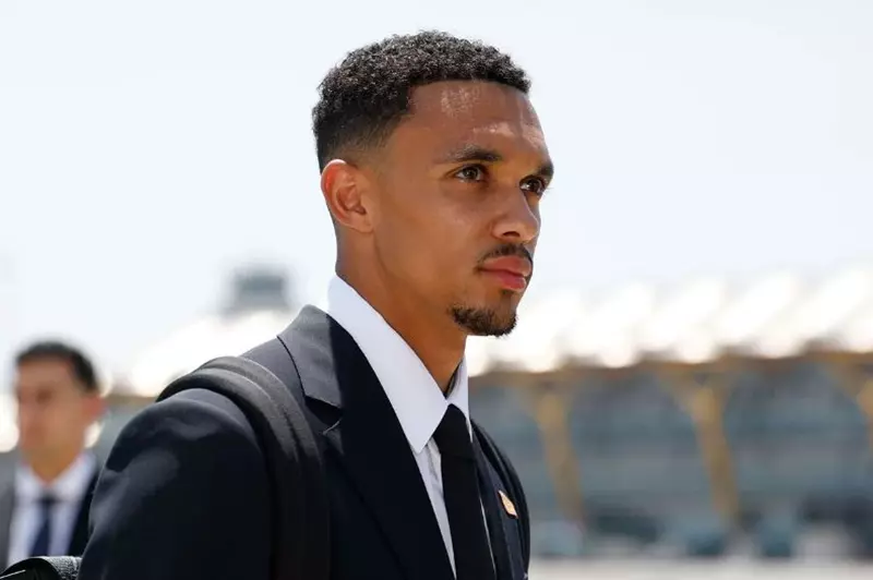 بعثة ريال مدريد تغادر نحو الولايات المتحدة للمشاركة في كأس العالم للأندية (صور) بعثة ريال مدريد تغادر نحو الولايات المتحدة للمشاركة في كأس العالم للأندية (صور)