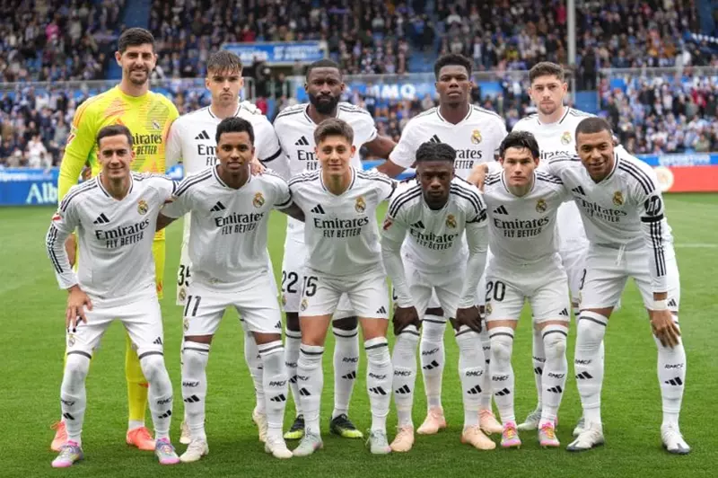 تقارير حصرية: تذاكر مباريات ريال مدريد في كأس العالم للأندية تُنفد بالكامل تقارير حصرية: تذاكر مباريات ريال مدريد في كأس العالم للأندية تُنفد بالكامل