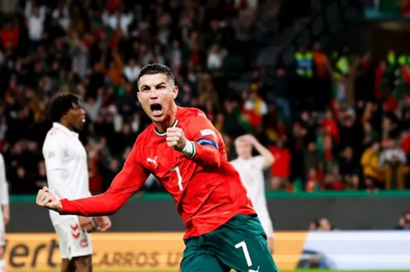 رونالدو بعد لقب دوري الأمم: "لا شيء يضاهي الفخر بالفوز مع منتخب بلادي" رونالدو بعد لقب دوري الأمم: "لا شيء يضاهي الفخر بالفوز مع منتخب بلادي"