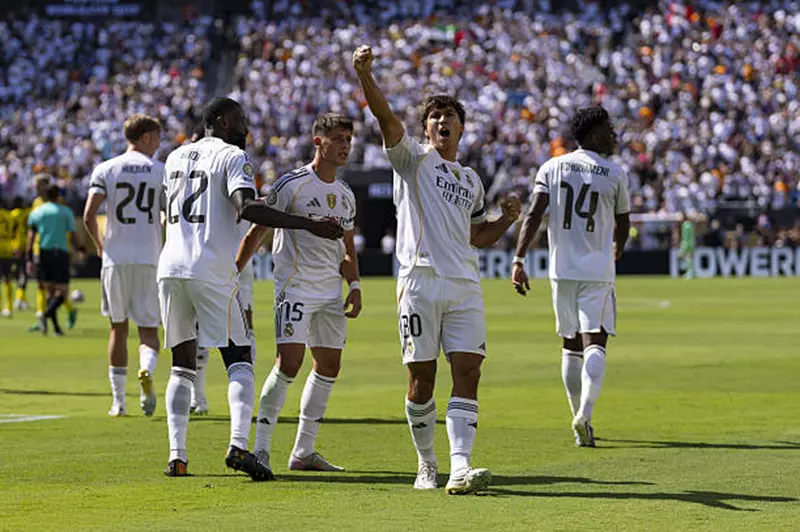 ريال مدريد يتألق في سيناريو مثير ويتأهل إلى نصف نهائي كأس العالم للأندية بعد الفوز على دورتموند ريال مدريد يتألق في سيناريو مثير ويتأهل إلى نصف نهائي كأس العالم للأندية بعد الفوز على دورتموند