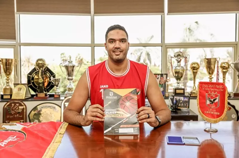 الأهلي يُعلن تعاقده مع محمد أبو العلا في صفقة مجانية خلال مباراة المنتخب الأهلي يُعلن تعاقده مع محمد أبو العلا في صفقة مجانية خلال مباراة المنتخب