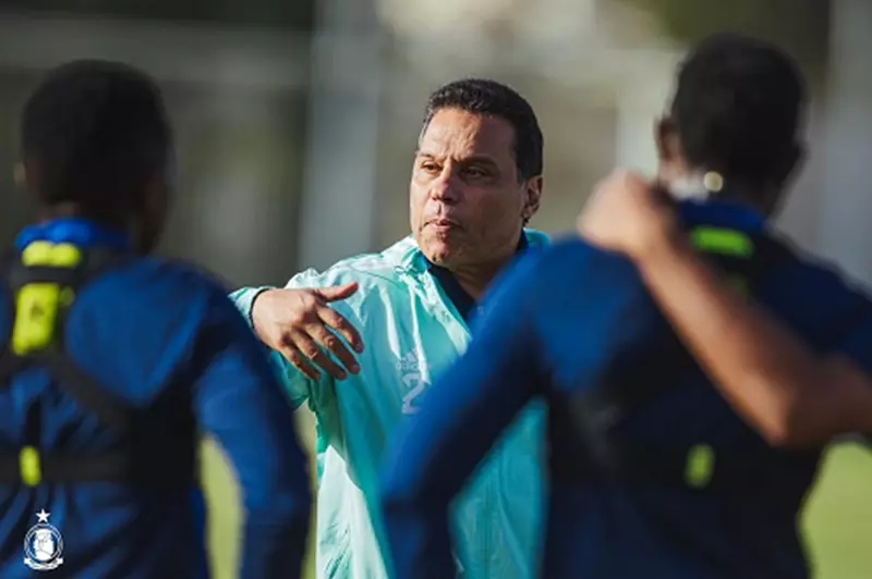 البدري يؤكد فوزنا بالدوري الليبي والتفكير في التجديد رغم التحديات البدري يؤكد فوزنا بالدوري الليبي والتفكير في التجديد رغم التحديات