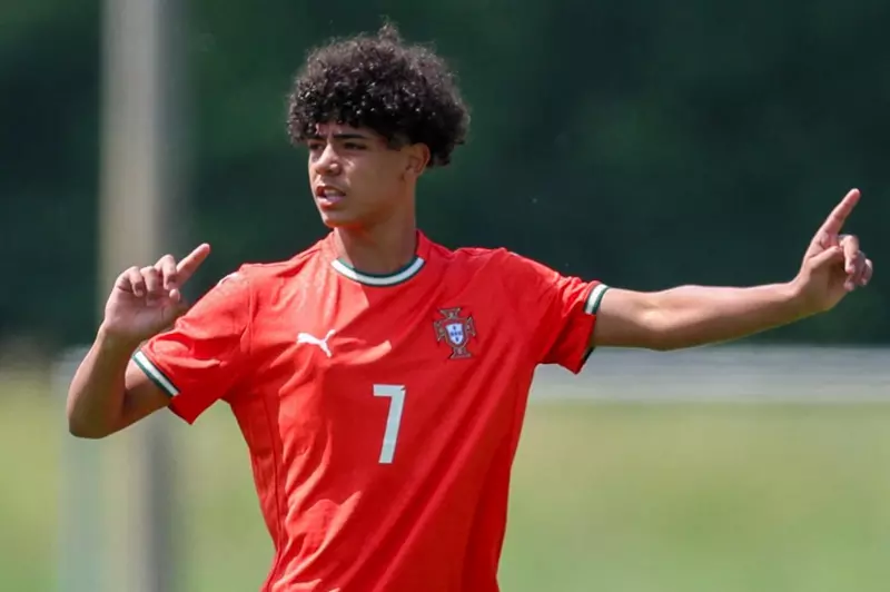 نجل كريستيانو ينضم لمنتخب البرتغال تحت 16 عامًا نجل كريستيانو ينضم لمنتخب البرتغال تحت 16 عامًا